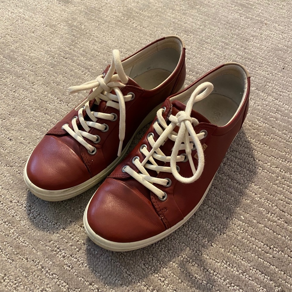Ecco Sneakers